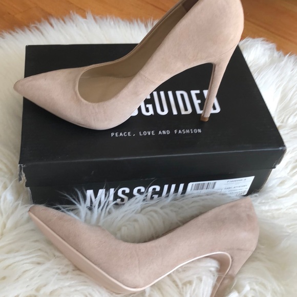 Faux Suede Pointed Toe Court Shoe - Picture 3 of 4